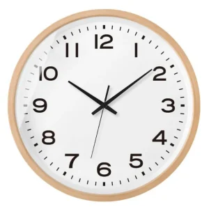 NordicTime – Elegante Scandinavische Houten Wandklok voor een Tijdloze Sfeer