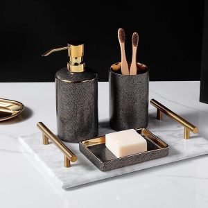 LuxeBain – Elegante Keramische Badkamer Set met Gouden Accenten