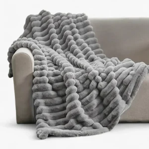 Veloura – Luxe Pluche Deken met Elegante Structuur voor Warmte & Stijl